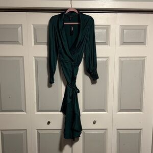 WHBM NWT size 6 Deep Green satin Wrap Midi Dress